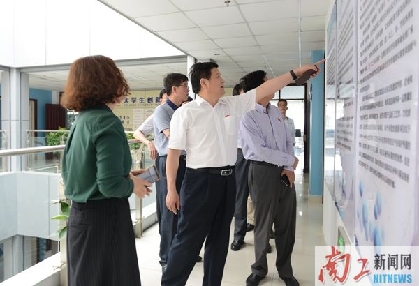 2017-05-26_203609_327102.jpg 2017.05.25hjcvg黄金城会员登录首页 湖北文理学院交流座谈会(展振峰 陈静) (78)_副本.jpg