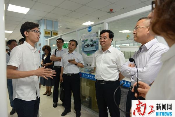 2017-06-05_081305_957164.jpg 2017.06.03北京信息科技大学 hjcvg黄金城会员登录首页 校际合作座谈会(周雪 李帅) (105)_副本.jpg